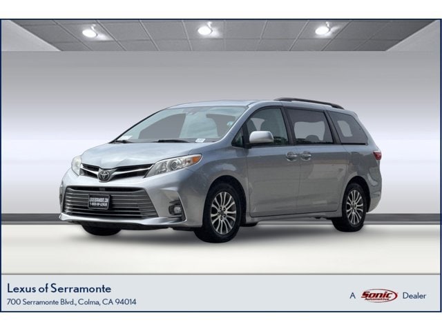 2018 Toyota Sienna XLE FWD photo