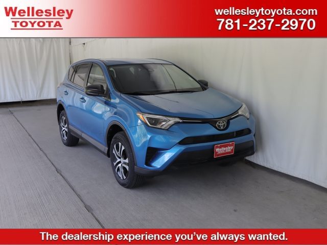 2018 Toyota RAV4 LE AWD photo