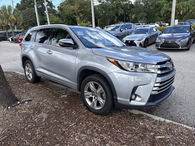 2017 Toyota Highlander Limited FWD photo