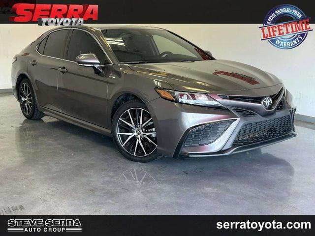 2021 Toyota Camry SE FWD photo