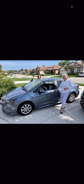 2021 Toyota Corolla LE FWD photo