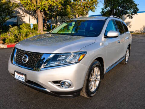 2015 Nissan Pathfinder SL FWD photo