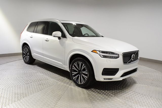 2021 Volvo XC90 Momentum AWD photo