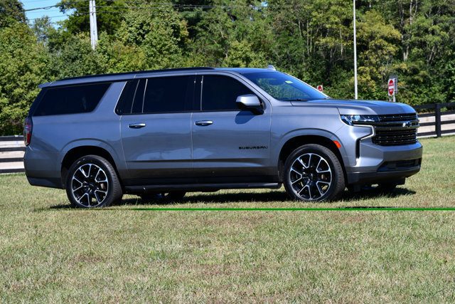 2021 Chevrolet Suburban RST 4WD photo