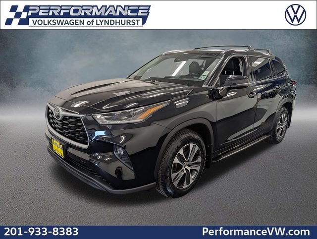 2021 Toyota Highlander XLE AWD photo
