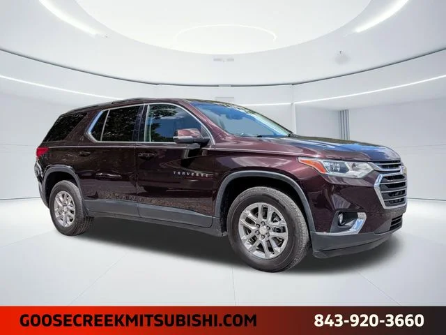 2021 Chevrolet Traverse LT Cloth FWD photo