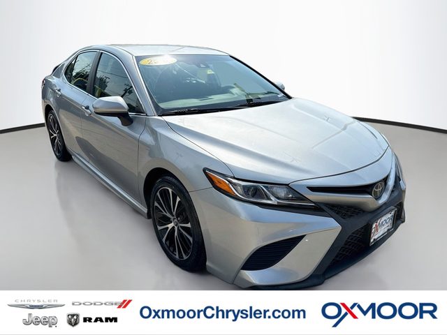 2020 Toyota Camry SE FWD photo
