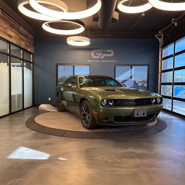 2021 Dodge Challenger SXT RWD photo