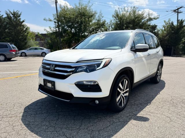 2016 Honda Pilot Touring AWD photo
