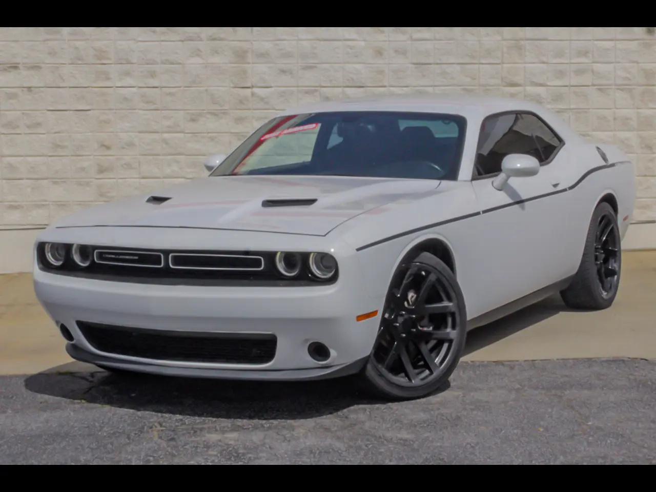 2015 Dodge Challenger SXT RWD photo