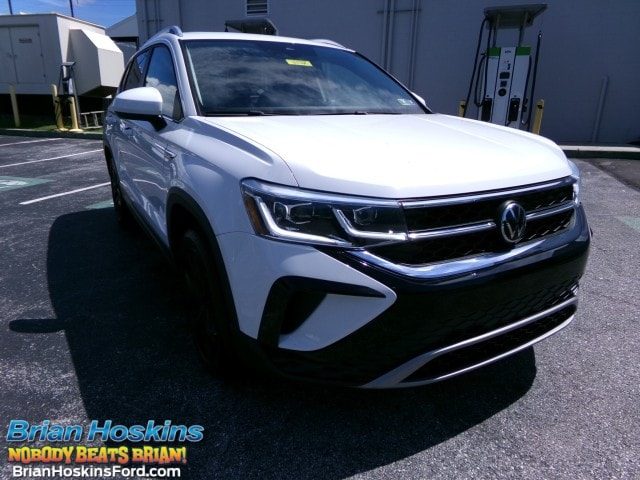 2022 Volkswagen Taos SEL FWD photo
