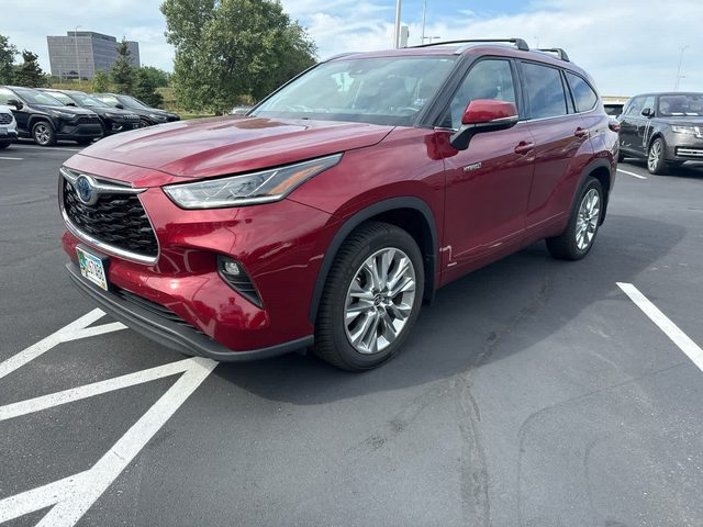 2021 Toyota Highlander Hybrid Limited AWD photo