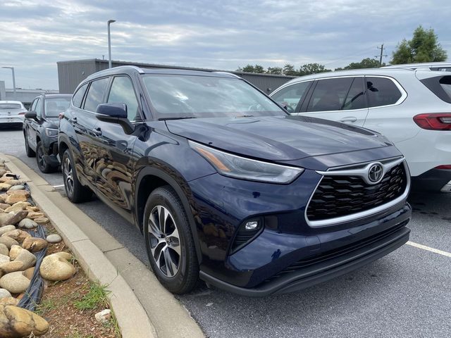 2021 Toyota Highlander XLE FWD photo