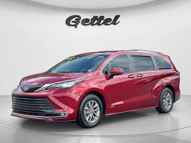 2021 Toyota Sienna XLE FWD photo