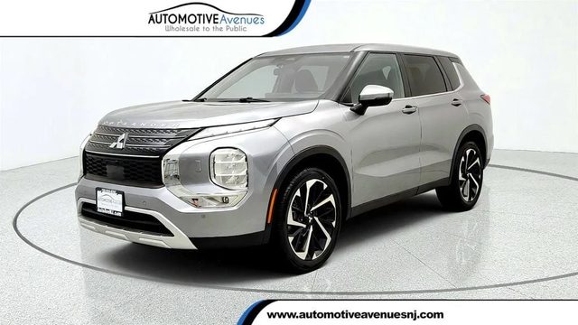 2022 Mitsubishi Outlander SE 4WD photo