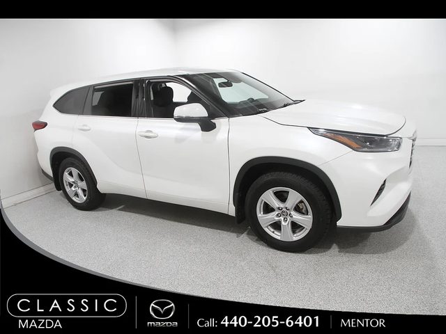 2021 Toyota Highlander LE AWD photo