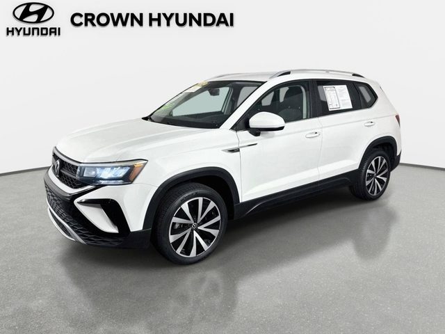 2022 Volkswagen Taos SE FWD photo