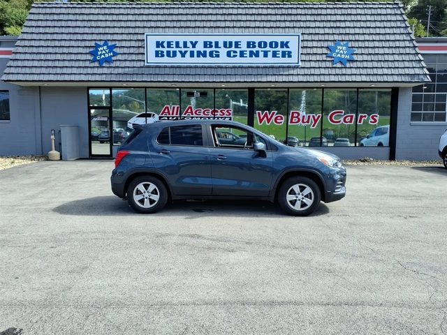 2021 Chevrolet Trax LS AWD photo
