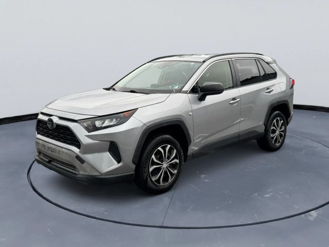 2019 Toyota RAV4 LE FWD photo