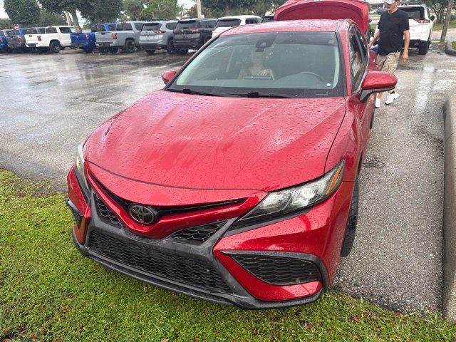 2021 Toyota Camry SE FWD photo