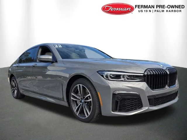 2022 BMW 7 Series 745e xDrive AWD photo