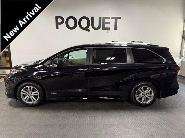 2021 Toyota Sienna Platinum AWD photo