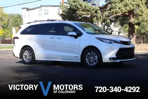 2021 Toyota Sienna XLE AWD photo