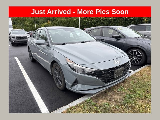 2021 Hyundai Elantra SEL FWD photo