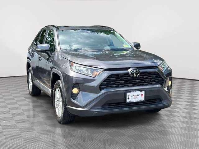 2021 Toyota RAV4 XLE AWD photo