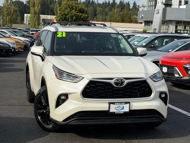 2021 Toyota Highlander XLE AWD photo