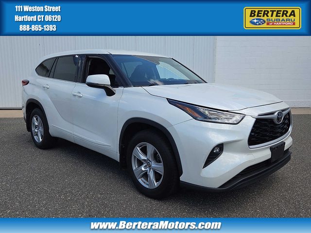 2021 Toyota Highlander LE AWD photo