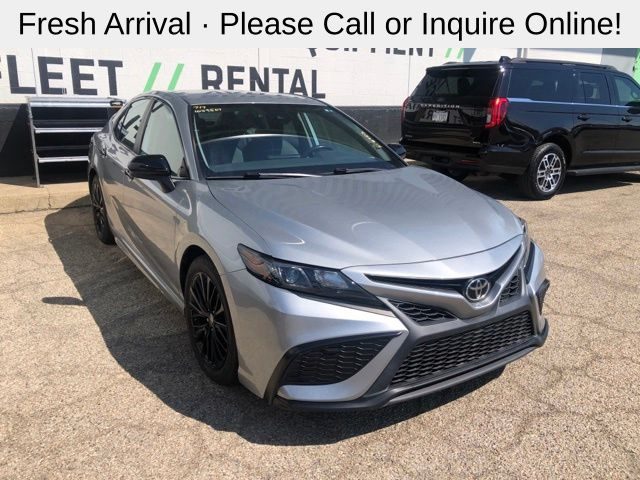 2021 Toyota Camry SE Nightshade FWD photo