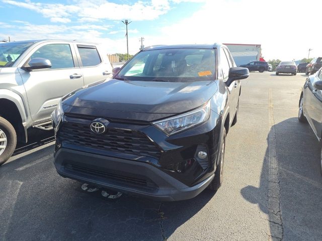 2021 Toyota RAV4 XLE FWD photo