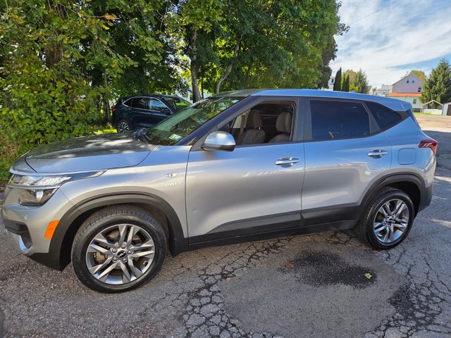 2022 Kia Seltos LX AWD photo