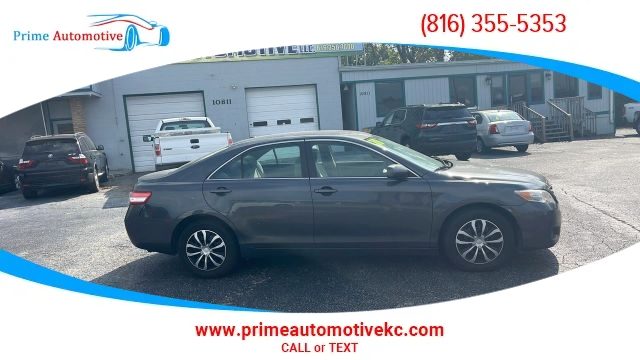 2021 Toyota Camry LE FWD photo