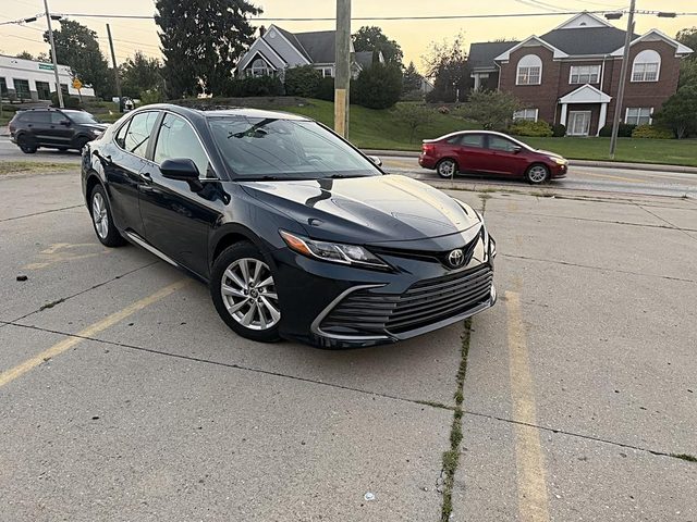 2021 Toyota Camry LE FWD photo