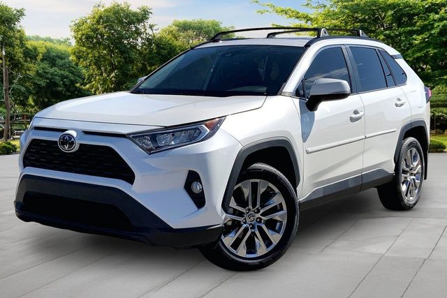 2021 Toyota RAV4 XLE Premium FWD photo