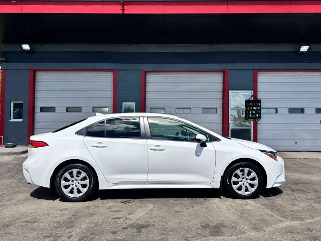 2021 Toyota Corolla LE FWD photo