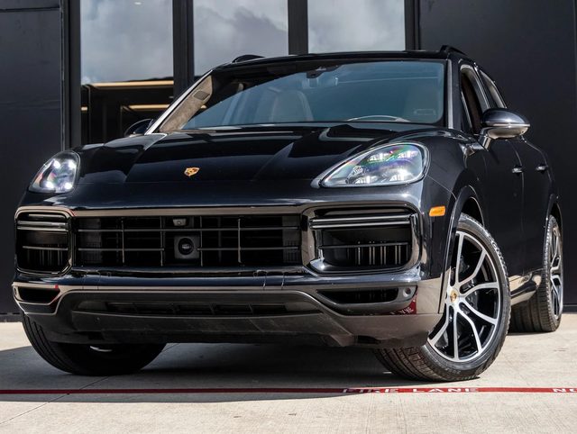 2021 Porsche Cayenne Turbo S E-Hybrid AWD photo