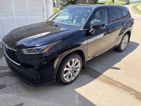 2021 Toyota Highlander Hybrid Limited AWD photo