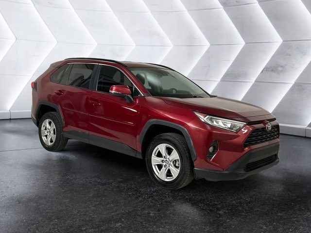 2021 Toyota RAV4 XLE FWD photo