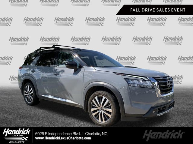2022 Nissan Pathfinder Platinum FWD photo