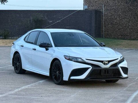 2021 Toyota Camry SE Nightshade FWD photo