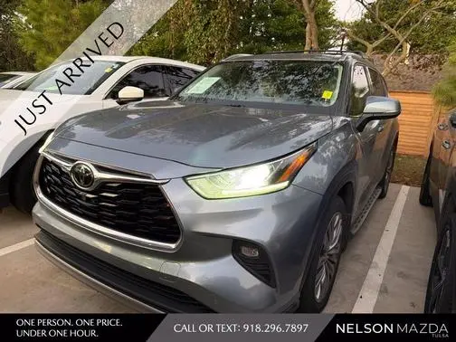 2021 Toyota Highlander Platinum AWD photo