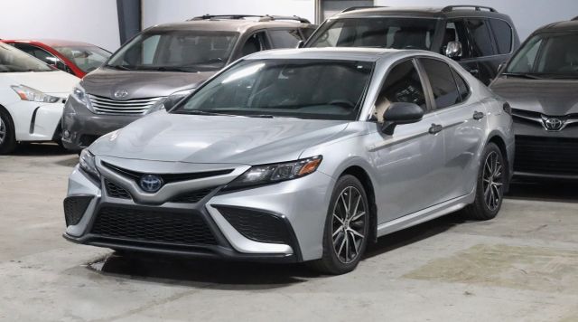 2021 Toyota Camry Hybrid SE FWD photo
