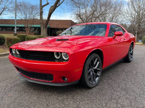 2021 Dodge Challenger SXT RWD photo