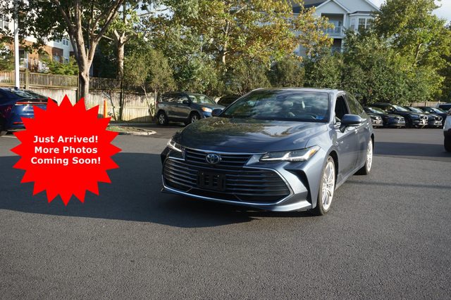 2021 Toyota Avalon Hybrid Limited FWD photo