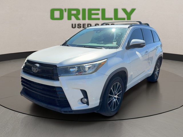 2018 Toyota Highlander SE FWD photo