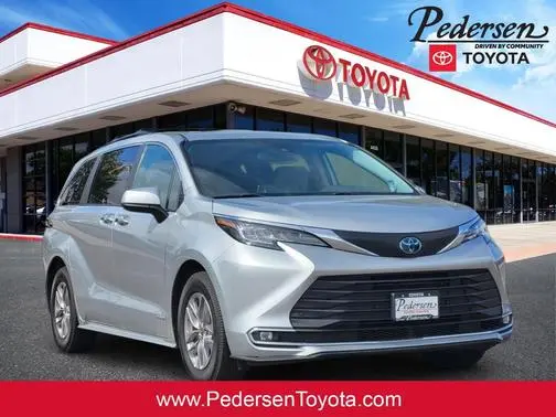 2021 Toyota Sienna XLE AWD photo