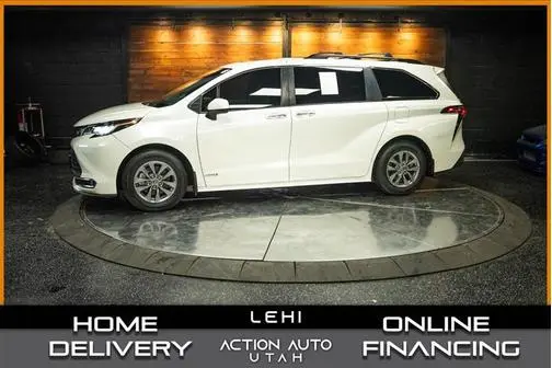 2021 Toyota Sienna XLE FWD photo
